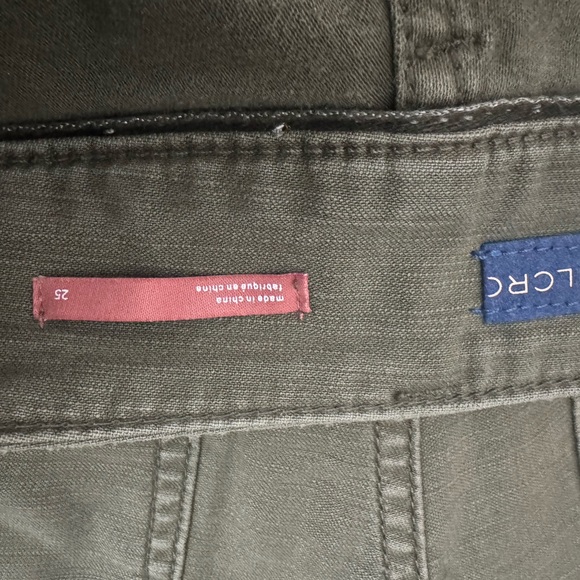 Anthropologie Brand Pilcro low waist frayed hem shorts; the Wanderer style - Picture 3 of 4